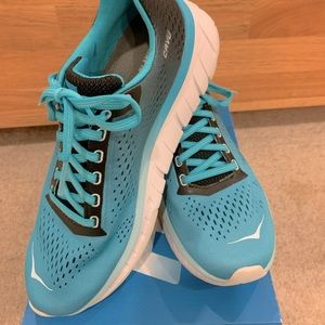 LIKE NEW Hoka Cavu Road Running Shoes, W’s 6.5